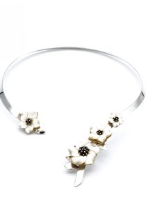 Design bloemen collier met parelmoer